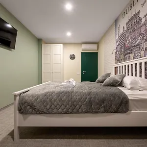 Aparts Apartment